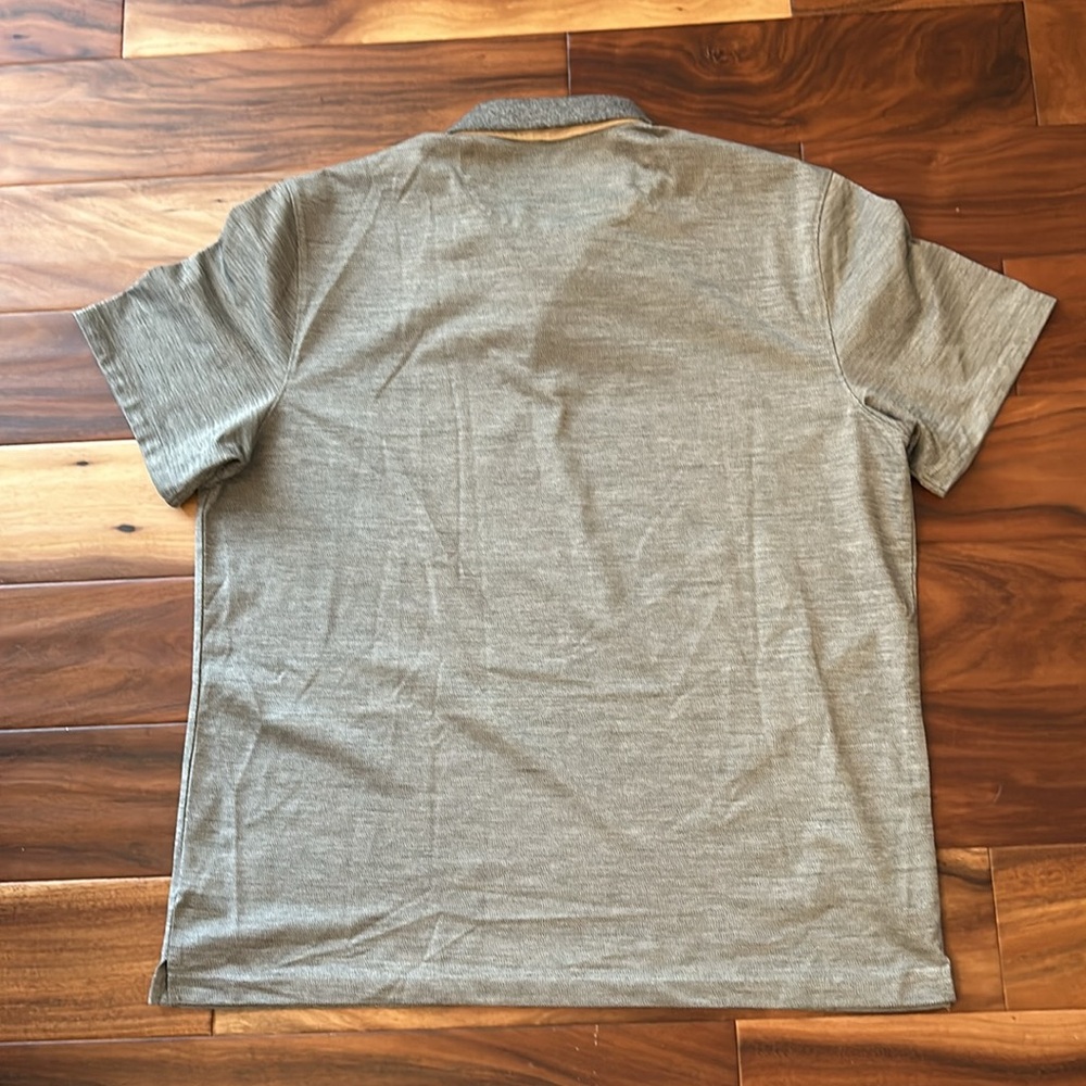 Untuckit Polo - Picture 2 of 3